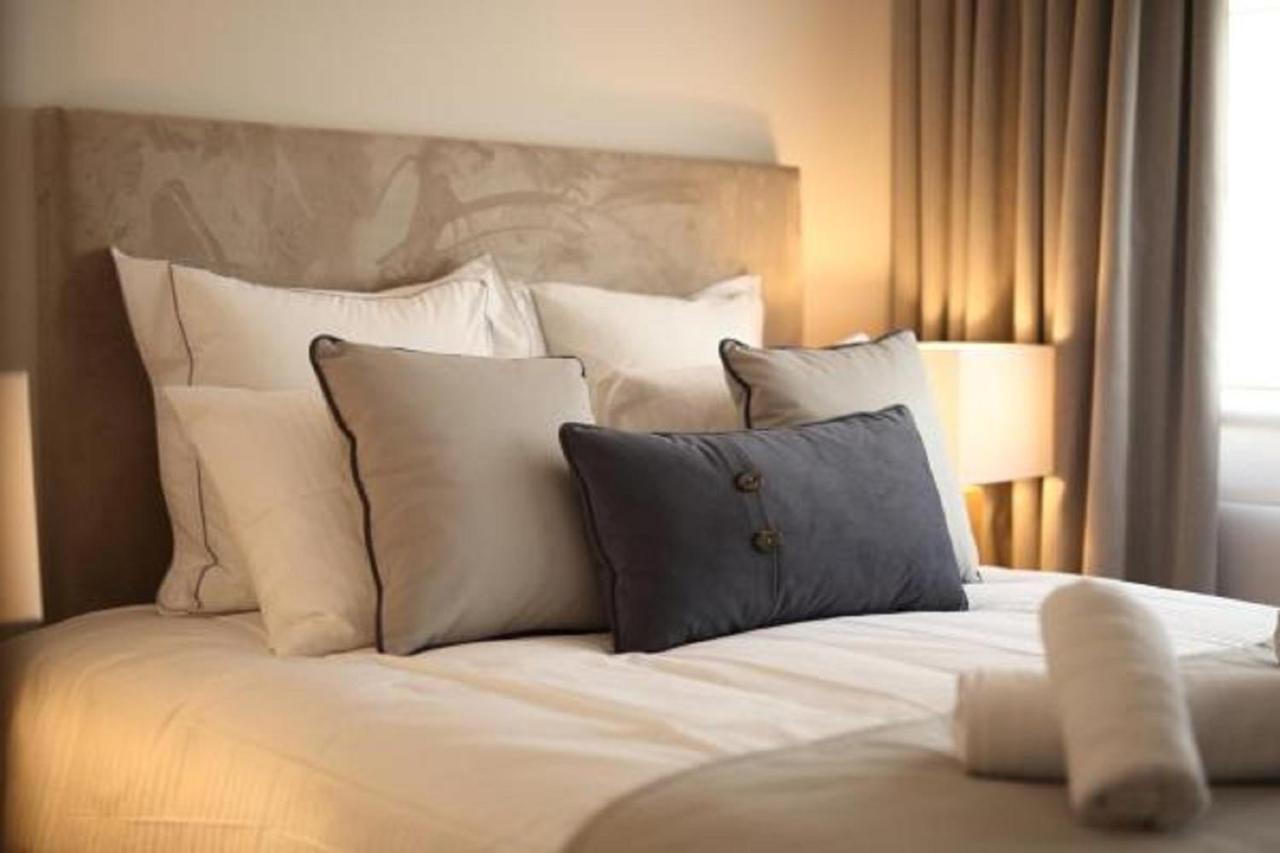 Hector Luxury Suite Атина Екстериор снимка